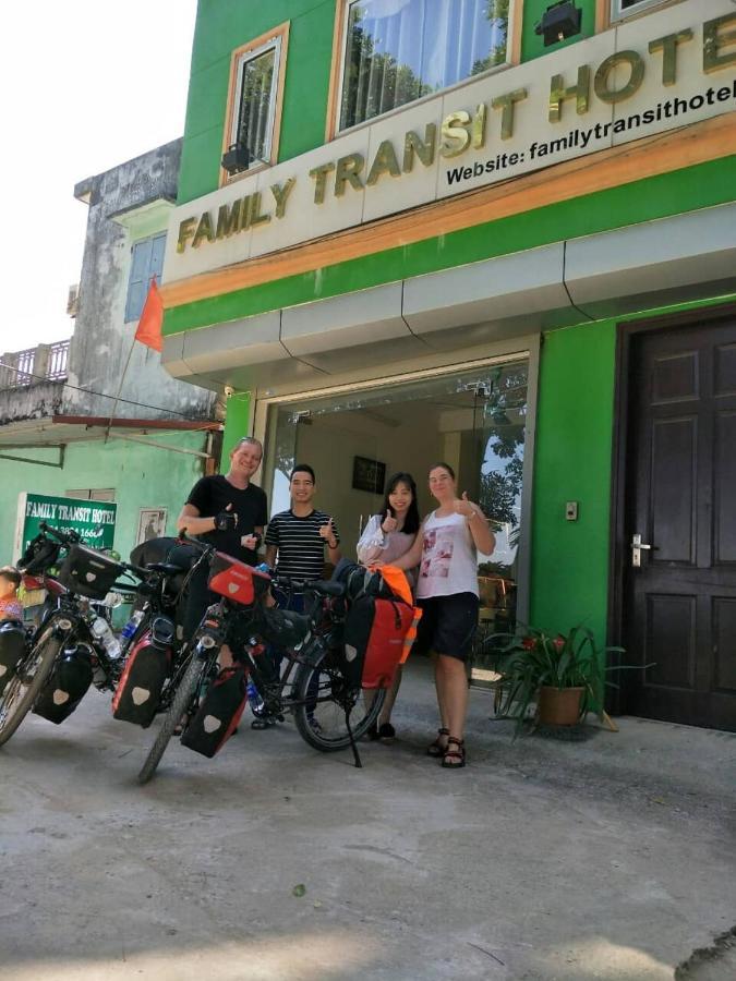 Family Transit Hotel Thach Loi Exteriör bild