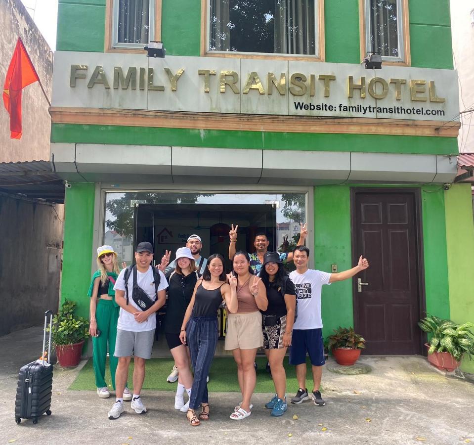 Family Transit Hotel Thach Loi Exteriör bild
