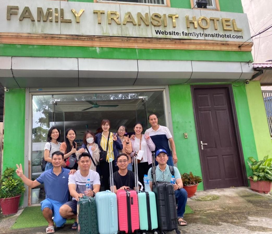 Family Transit Hotel Thach Loi Exteriör bild