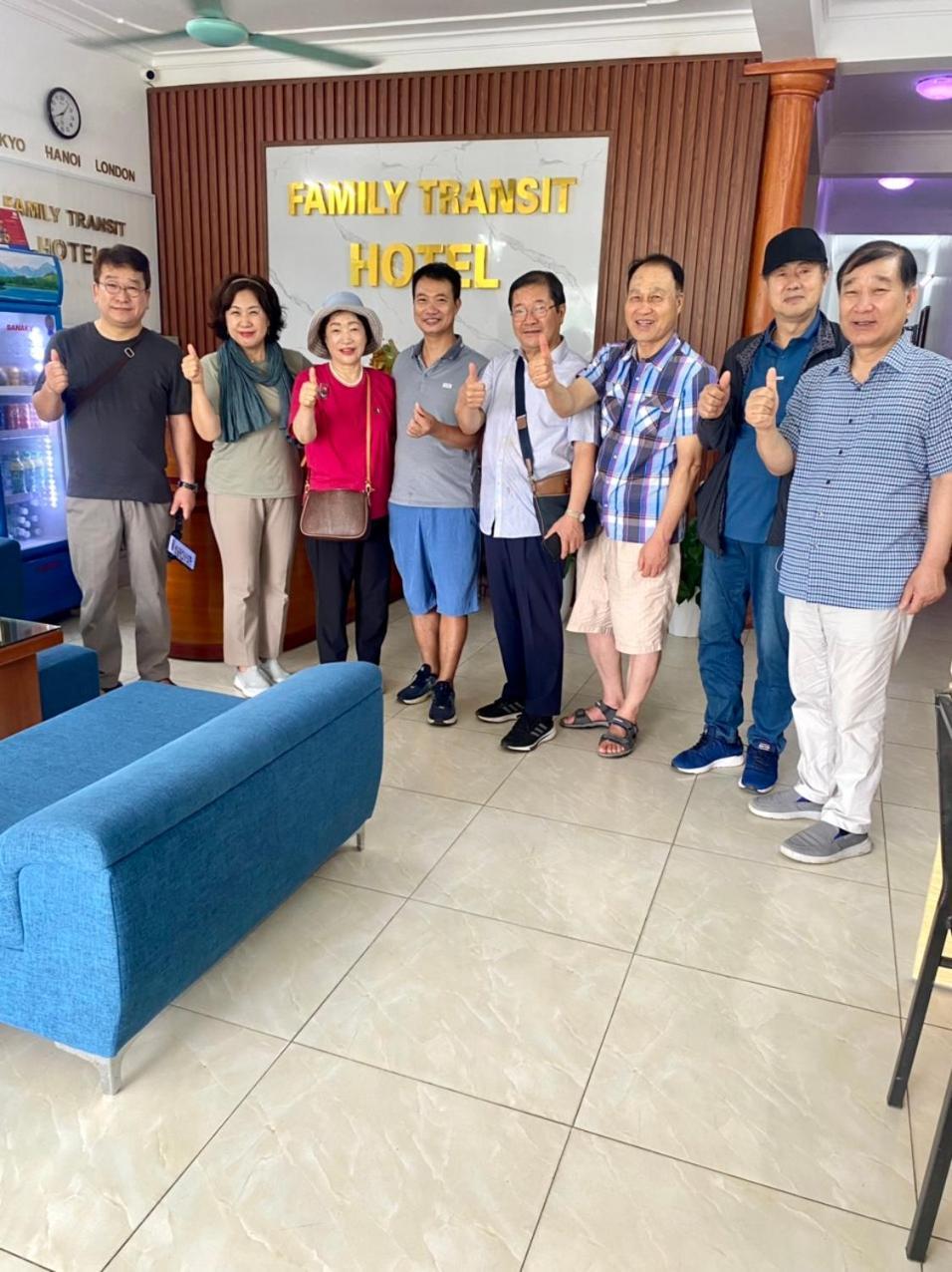 Family Transit Hotel Thach Loi Exteriör bild