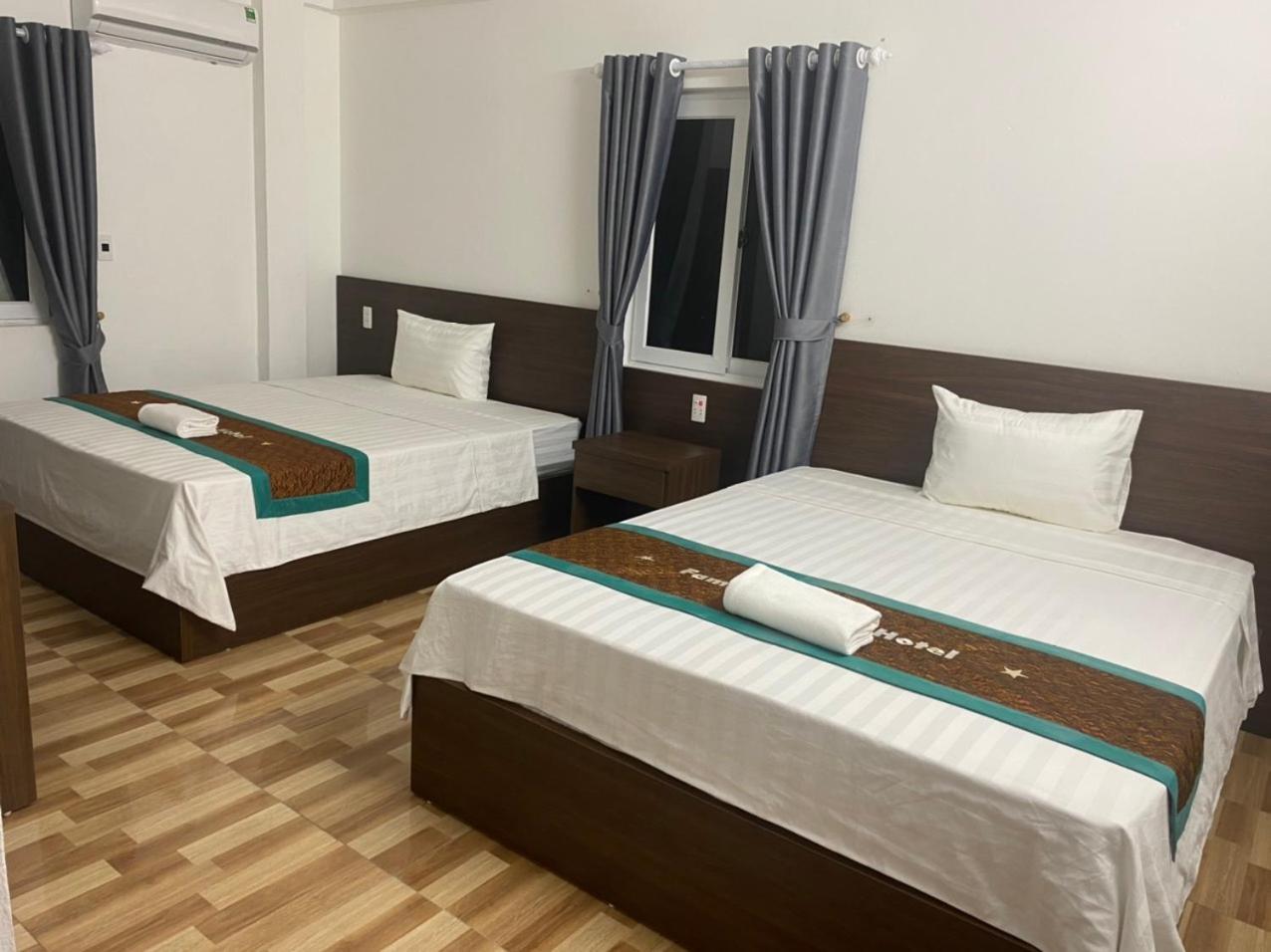Family Transit Hotel Thach Loi Exteriör bild
