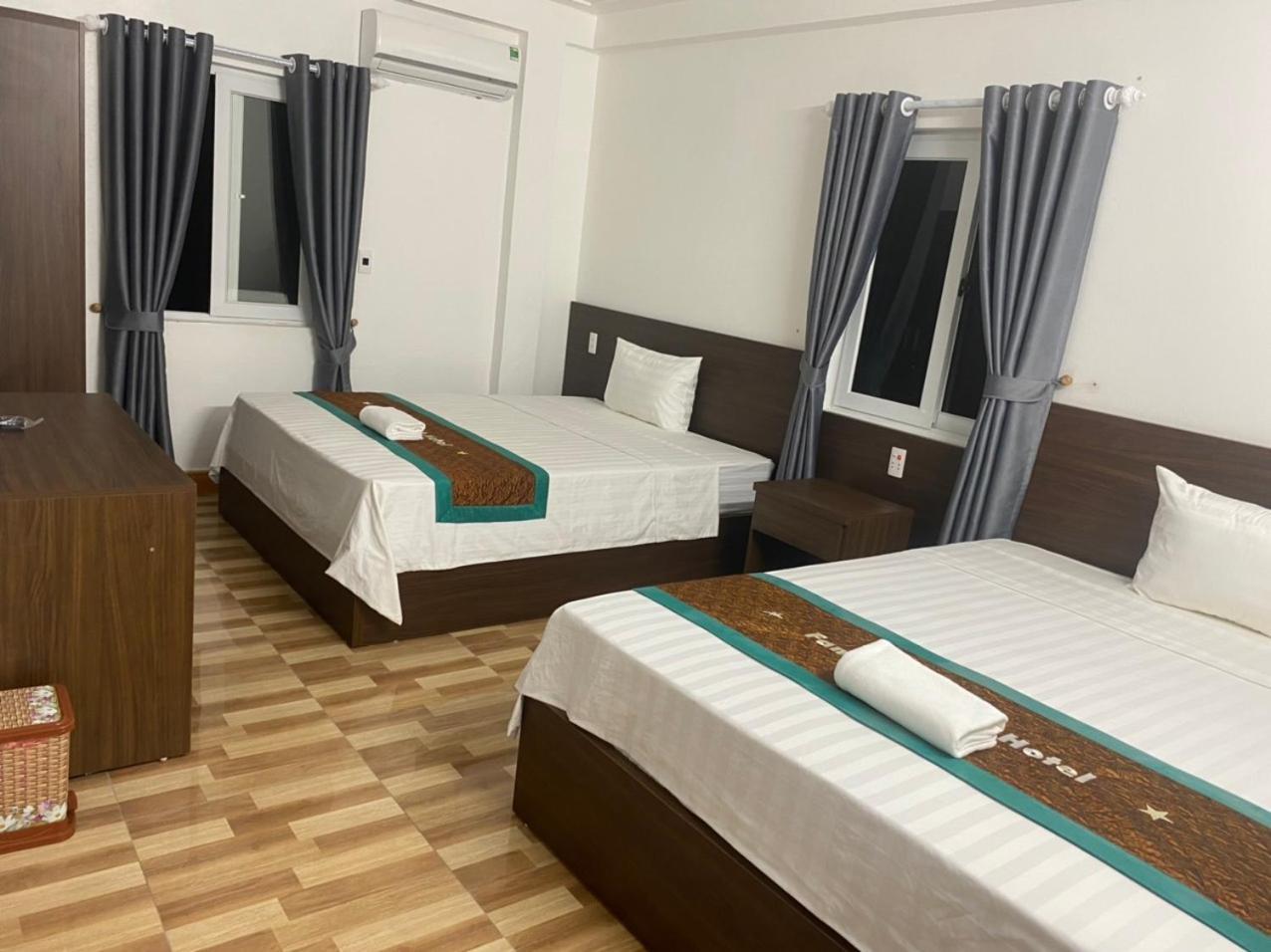 Family Transit Hotel Thach Loi Exteriör bild