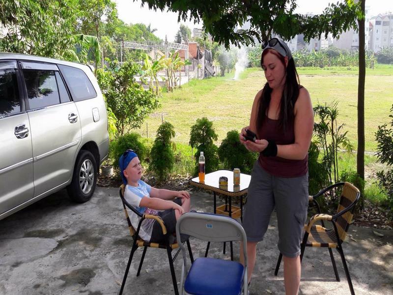 Family Transit Hotel Thach Loi Exteriör bild